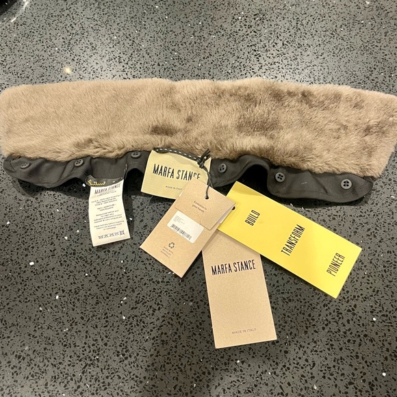 Marfa Stance Shearling Collar in Dark Olive - Picture 5 of 16